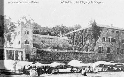 Zarautz. La Playa y la Virgen