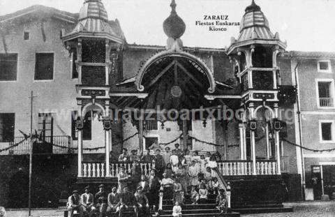 Zarautz. "Fiestas Euskaras"