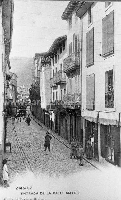 Zarauz. Entrada de la calle Mayor