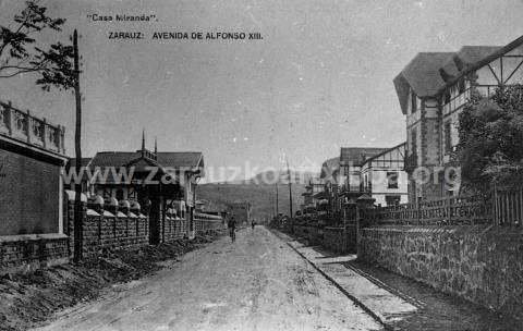 Zarautz. Alfonso XIII etorbidea