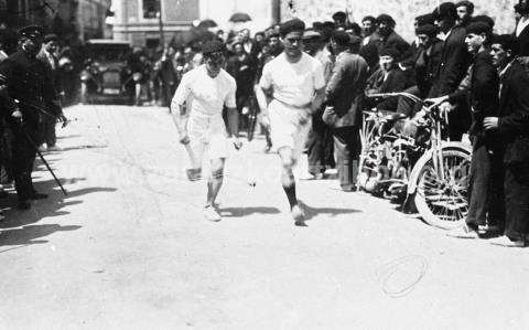 Jacinto Etxenagusia con su ayudante el caminero de Meagas