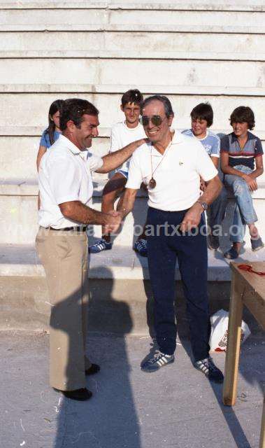 Entrega de trofeos de un torneo de tenis