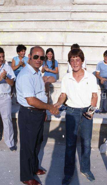 Entrega de trofeos de un torneo de tenis