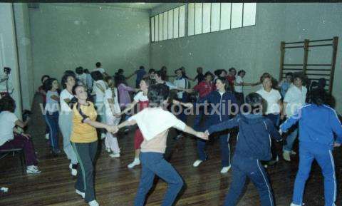 Curso de gimnasia y danza en el albergue Monte Albertia