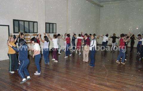 Curso de gimnasia y danza en el albergue Monte Albertia