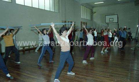 Curso de gimnasia y danza en el albergue Monte Albertia