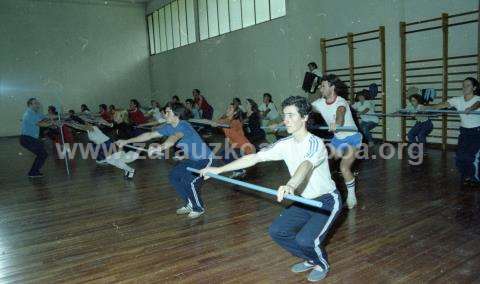 Curso de gimnasia y danza en el albergue Monte Albertia