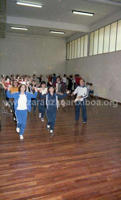 Curso de gimnasia y danza en el albergue Monte Albertia