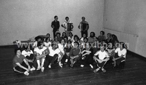 Curso de gimnasia y danza en el albergue Monte Albertia