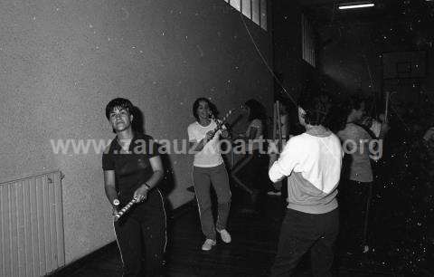 Curso de gimnasia y danza en el albergue Monte Albertia