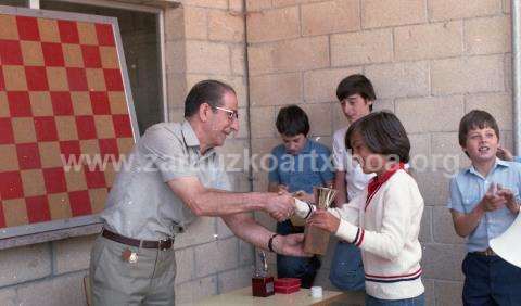 Entrega de premios de un torneo de ajedrez