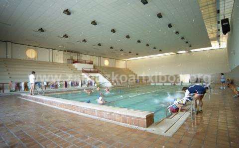 Polideportivo. Piscina