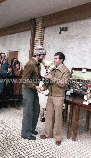 VI Cross Popular Zarautz-Urdaneta-Zarautz. Entrega de premios