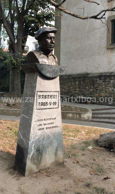 Escultura. Homenaje a Basarri