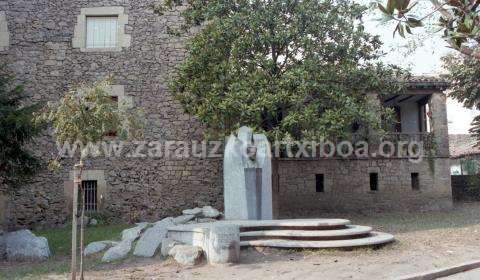 Escultura. Homenaje a Lizardi