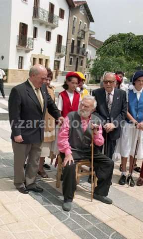 Inauguración de Bertsolarien Plaza