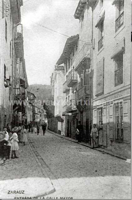 Zarauz. Entrada de la Calle Mayor