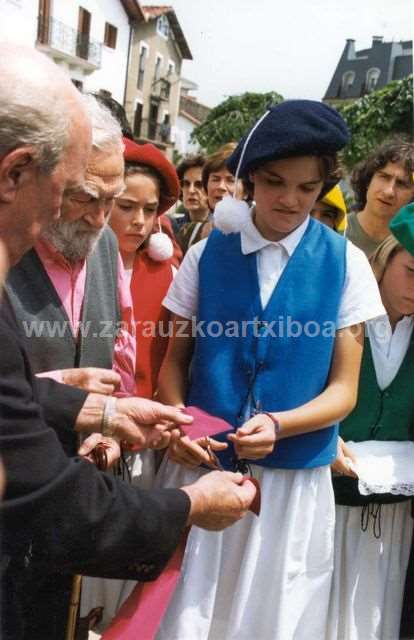 Inauguración de la Bertsolarien Plaza