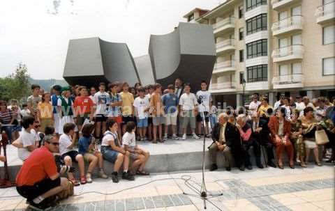 Inauguración de la Bertsolarien Plaza