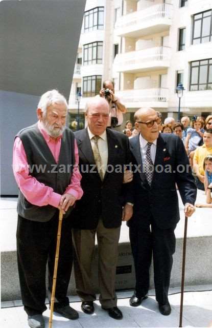 Inauguración de la Bertsolarien Plaza