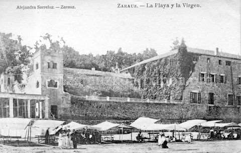 Zarautz. La Playa y la Virgen