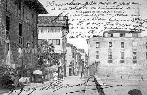 Zarautz. Calle de San Francisco y frontón