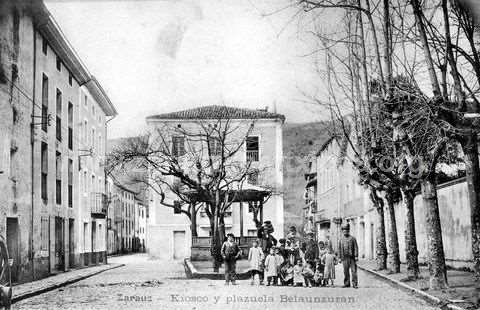 Zarautz. Kiosko y plazuela Belaunzuran