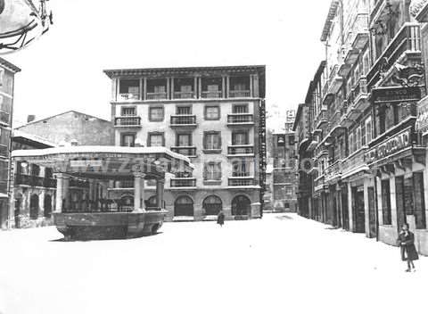 Zarautz: plaza elurtuta