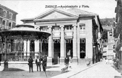 Zarautz. Ayuntamiento y Plaza