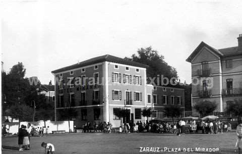 Zarautz. Plaza del Mirador