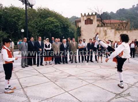 Munoako eta plazako aparkalekuen inaugurazioa