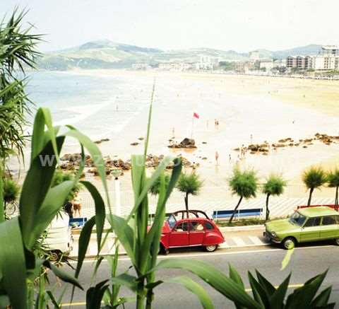 Playa de Zarautz vista desde la entrada por Getaria.