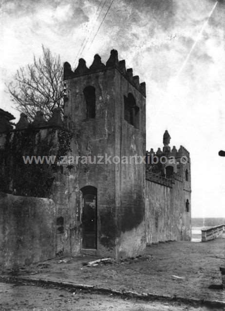 Zarauzko Narros Jauregiaren alboko fatxada