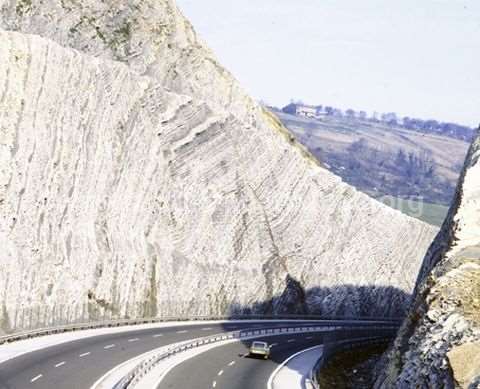 Autopista A8, Bilbao-Behobia a su paso por Zarautz.