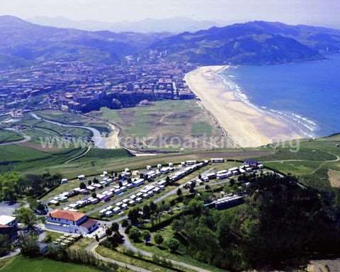 Zarauzko kanpina, goitik begiratuta