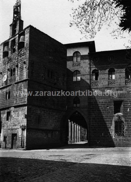 Fachada de la Parroquia Santa María La Real de Zarautz