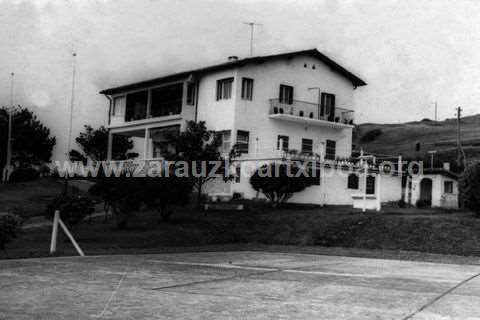 Zarauzko txalet baten fatxada