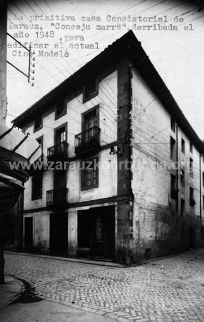 Fachada del antiguo ayuntamiento de Zarautz