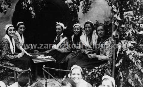 Carrozas participantes en la fiesta vasca de Zarautz