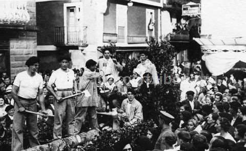Carrozas participantes en la fiesta vasca de Zarautz