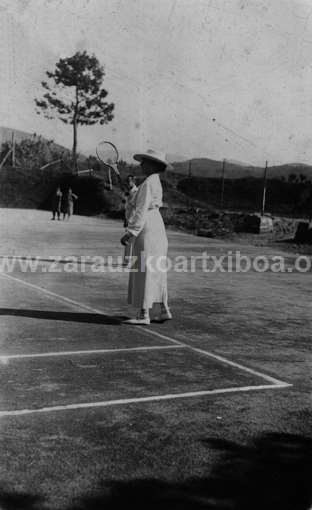 Victoria Eugenia erreginak Zarautzera egindako bisita