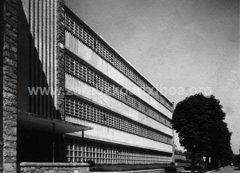 Fachada de la escuela profesional de Zarautz