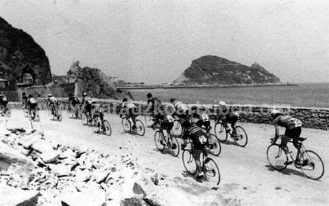 Carrera ciclista organizada por la Juventud Parroquial de Zarautz