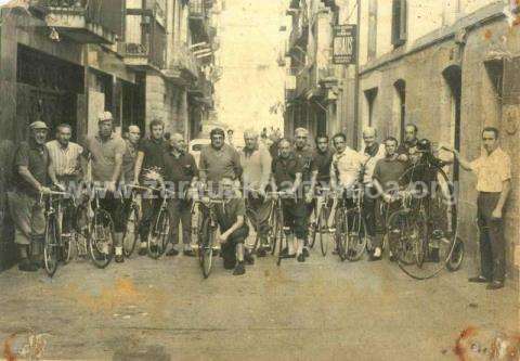 Cicloturistas en la calle Trinidad