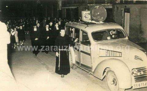 Procesión del Corpus Cristi por las calles del pueblo