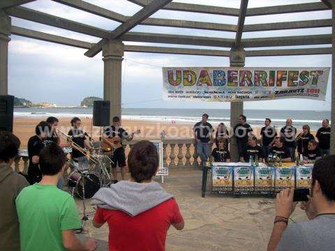Presentación del "Udaberrifest" por parte de la Asociación de Osteleros de "Zurekin"