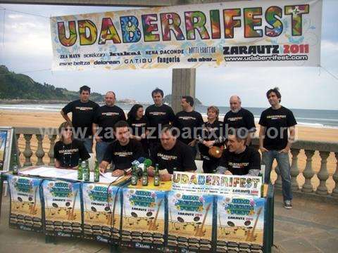 Presentación del "Udaberrifest" por parte de la Asociación de Osteleros de "Zurekin"