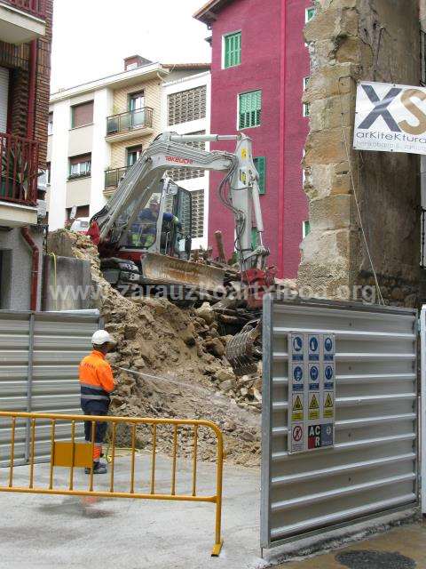 Derribo del edificio del s. XVIII en Zigordia kalea