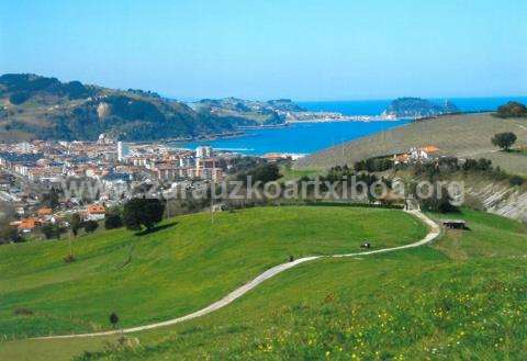 Panorámica de Zarautz desde el camino a Mendibeltz