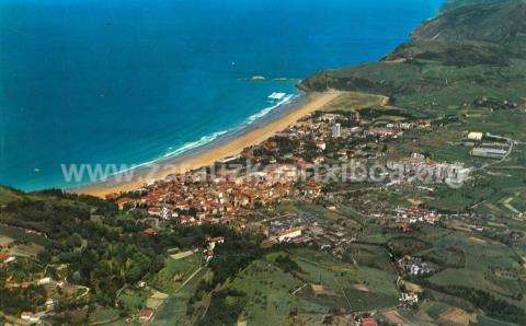 Panorámica aérea de Zarautz desde el suroeste